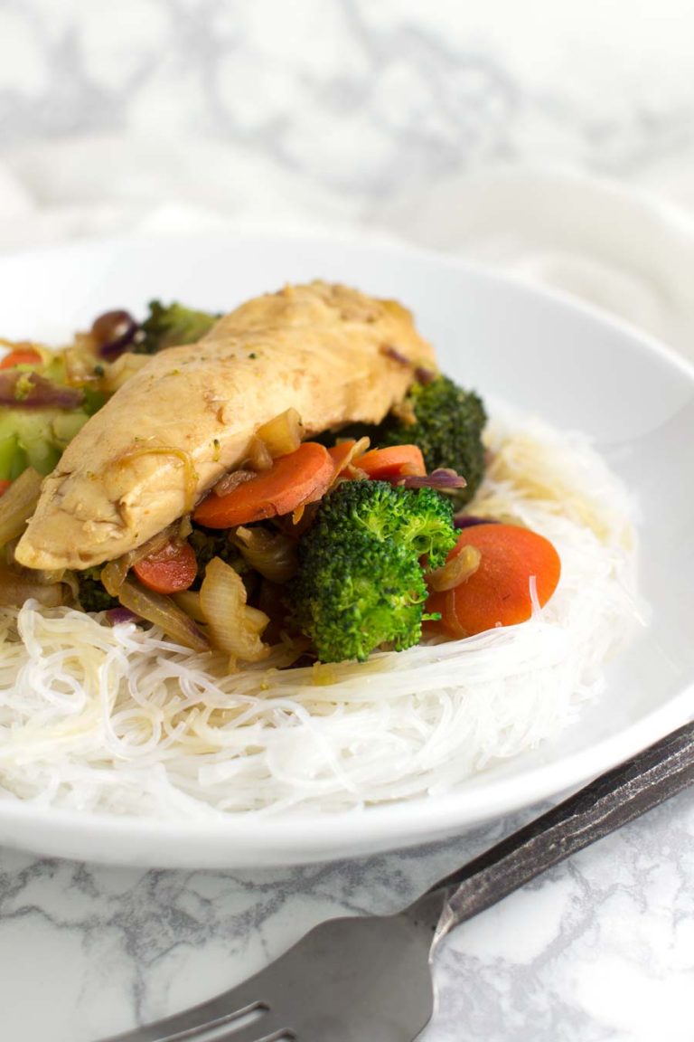 Chicken Yakisoba recipe from acleanplate.com #paleo #aip #autoimmuneprotocol