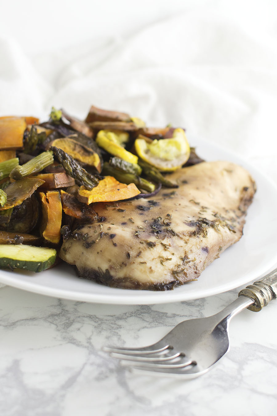 Balsamic Chicken and Veggies recipe from acleanplate.com #glutenfree #paleo #aip